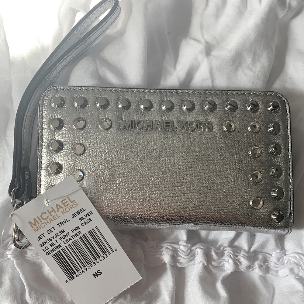 *SOLD* NWT Michael Kors Wristlet